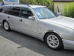 Grau Gebraucht 1998 Mercedes E240 Avantgarde Kombi | 4.600 € (Teuer)