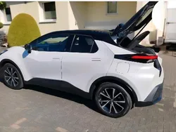 Weiß Gebraucht 2023 Toyota C-HR Team SUV | 27.200 € (Guter Preis)