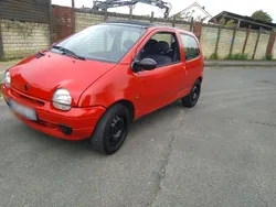 Rot Gebraucht 2006 Renault Twingo Kleinwagen | 2.000 € (Fairer Preis)