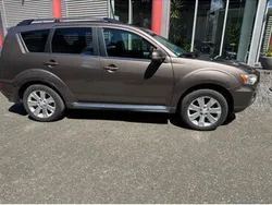Braun Gebraucht 2012 Mitsubishi Outlander SUV | 5.800 €