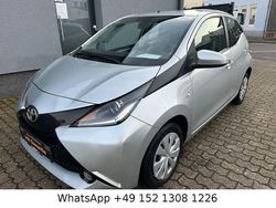 Silber Gebraucht 2018 Toyota Aygo X-play Kleinwagen | 7.499 € (Fairer Preis)