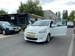 Weiß Gebraucht 2014 Mitsubishi Space Star Limousine | 3.600 € (Fairer Preis)