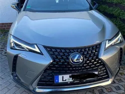 Silber Gebraucht 2020 Lexus UX 250h Executive Line SUV | 22.690 € (Superpreis)
