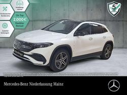Weiß Gebraucht 2023 Mercedes EQA300 AMG SUV | 36.690 € (Fairer Preis)