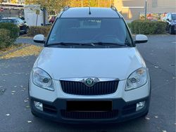 Weiß Gebraucht 2009 Skoda Roomster Van / Kleinbus | 2.350 € (Guter Preis)