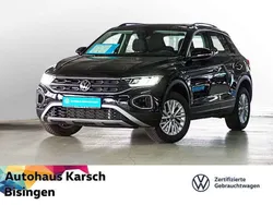 Deep black perleffekt (metallic) Gebraucht 2024 VW T-Roc Life SUV | 31.890 € (Fairer Preis)