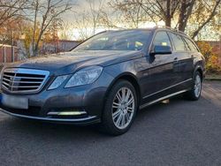Grau Gebraucht 2011 Mercedes E350 Elegance Kombi | 10.900 € (Guter Preis)