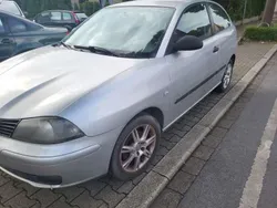 Silber Gebraucht 2004 Seat Ibiza Stylance Limousine | 800 € (Superpreis)