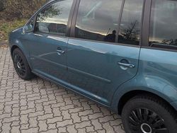 Gebraucht 2004 VW Touran Basis Van / Kleinbus | 3.400 € (Teuer)