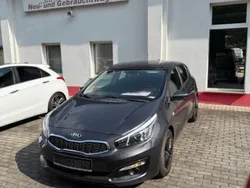 Grau Gebraucht 2017 Kia Ceed Limousine | 12.990 € (Teuer)