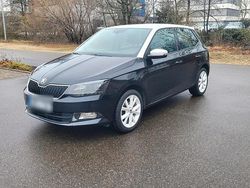 Schwarz Gebraucht 2014 Skoda Fabia Kleinwagen | 6.600 €