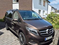Braun Gebraucht 2016 Mercedes V250 Edition Van / Kleinbus | 35.700 € (Guter Preis)