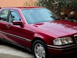 Rot Gebraucht 1994 Mercedes C180 Elegance Limousine | 2.990 €