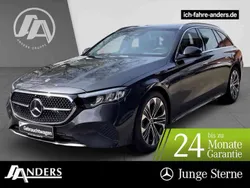 Grau Gebraucht 2023 Mercedes E220 Avantgarde Kombi | 44.964 € (Guter Preis)