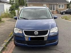 Blau Gebraucht 2010 VW Touran Van / Kleinbus | 2.850 € (Superpreis)