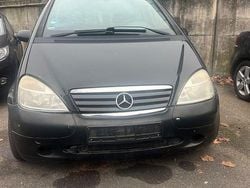 Schwarz Gebraucht 2000 Mercedes A190 Elegance Kleinwagen | 600 € (Superpreis)