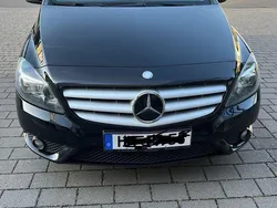 Schwarz Gebraucht 2013 Mercedes B180 Van / Kleinbus | 5.999 € (Guter Preis)