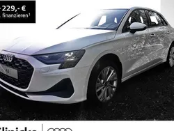 Weiß Gebraucht 2024 Audi A3 Sportback Ambiente Limousine | 24.850 € (Superpreis)
