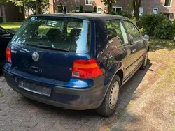 Blau Gebraucht 1999 VW Golf IV Kleinwagen | 900 €