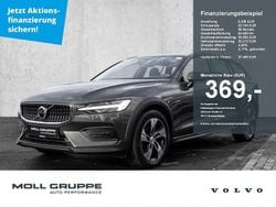 Grau Gebraucht 2023 Volvo V60 CC Plus Kombi | 37.450 € (Guter Preis)
