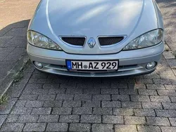 Silber Gebraucht 2001 Renault Mégane Cabriolet Privilege Cabrio | 700 € (Guter Preis)