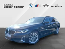 Sophistograu brillanteffekt Gebraucht 2022 BMW 530 Luxury Line Kombi | 41.444 € (Fairer Preis)