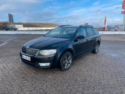 Schwarz Gebraucht 2014 Skoda Octavia Kombi | 7.200 € (Fairer Preis)