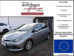 Grau Gebraucht 2016 Toyota Auris Cool Limousine | 10.990 € (Fairer Preis)