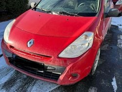 Rot Gebraucht 2012 Renault Clio IV Dynamique Limousine | 3.000 € (Superpreis)