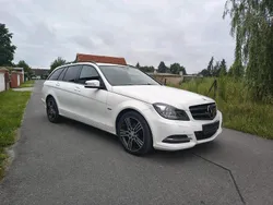 Weiß Gebraucht 2014 Mercedes C200 Edition Kombi | 10.990 €