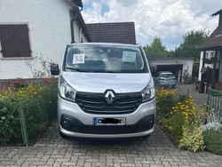 Silber Gebraucht 2019 Renault Traffic Van / Kleinbus | 29.500 €