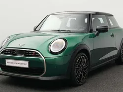 Grün Gebraucht 2024 Mini Cooper S Favoured Kleinwagen | 26.969 € (Guter Preis)