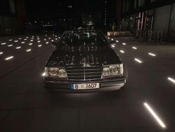Braun Gebraucht 1992 Mercedes E300 Coupé | 12.999 €