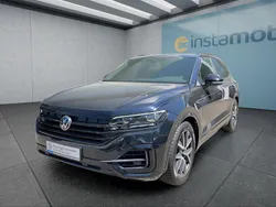 Blau Gebraucht 2021 VW Touareg SUV | 49.049 € (Fairer Preis)