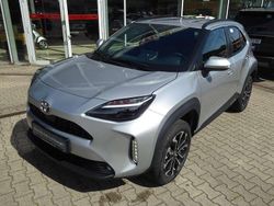 Shimmering silver Neu 2025 Toyota Yaris Cross SUV | 32.290 € (Etwas zu teuer)
