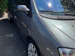 Grau Gebraucht 2001 Renault Mégane Dynamique Limousine | 2.100 €