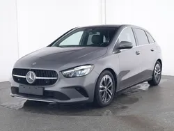 Grau Gebraucht 2024 Mercedes B200 Advanced Van / Kleinbus | 32.610 € (Fairer Preis)