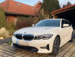 Weiß Gebraucht 2020 BMW 320 Kombi | 24.500 €