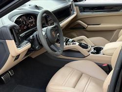 Schwarz Gebraucht 2024 Porsche Cayenne S Chrono SUV | 123.790 € (Teuer)