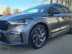 Grau Gebraucht 2023 Skoda Enyaq iV SportLine SUV | 41.998 € (Fairer Preis)