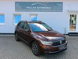 Braun Gebraucht 2020 VW Tiguan Life SUV | 21.490 € (Fairer Preis)