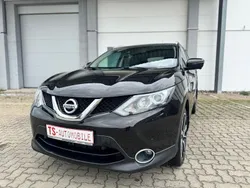 Schwarz Gebraucht 2015 Nissan Qashqai Tekna SUV | 11.990 € (Guter Preis)