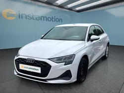 Weiß Gebraucht 2025 Audi A3 Sportback Kleinwagen | 28.649 € (Guter Preis)