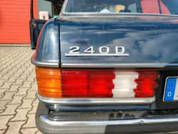 Blau Gebraucht 1984 Mercedes 240 Limousine | 10.500 €