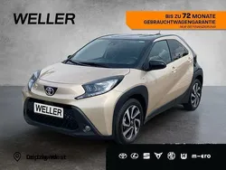 Beige Gebraucht 2024 Toyota Aygo Team Kleinwagen | 15.780 € (Fairer Preis)