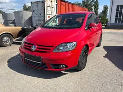 Rot Gebraucht 2005 VW Golf Plus Cross Comfortline Van / Kleinbus | 2.150 € (Teuer)
