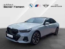 Grau Gebraucht 2024 BMW i5 M Sport Limousine | 62.485 € (Teuer)