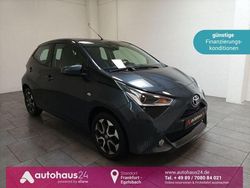 Grau Gebraucht 2021 Toyota Aygo Team Kleinwagen | 11.470 € (Fairer Preis)