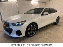 Mineralweiss Gebraucht 2024 BMW 520 M Sport Limousine | 48.480 € (Superpreis)