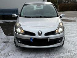 Silber Gebraucht 2007 Renault Clio II Dynamique Limousine | 2.850 € (Fairer Preis)